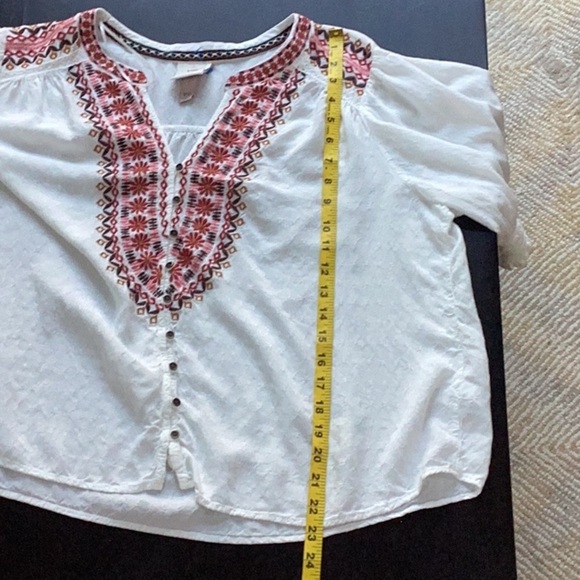 Knox Rose Brand Boho White and Red Embroidered Women's Top - Picture 8 of 9